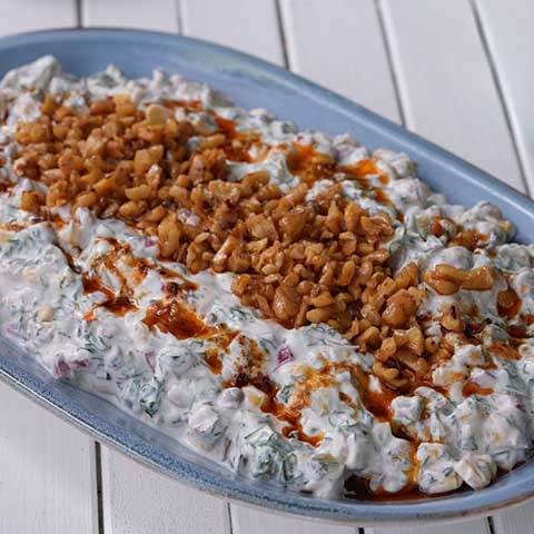 Süzme Yoğurtlu Bakliyat Salatası